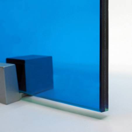 verre feuilleté décoratif bleu sur mesure