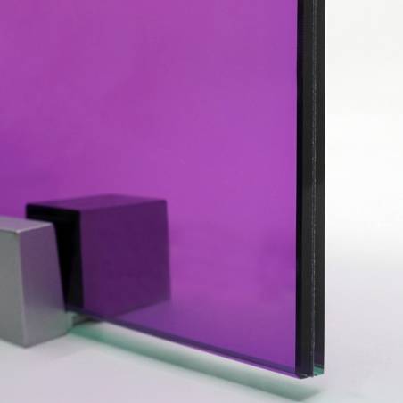 verre feuilleté décoratif violet sur mesure